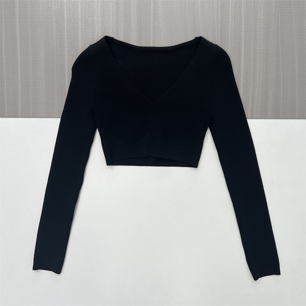 Женский черный укороченный свитер из трикотажа в рубчик с V-образным вырезом (приталенный с длинным рукавом)