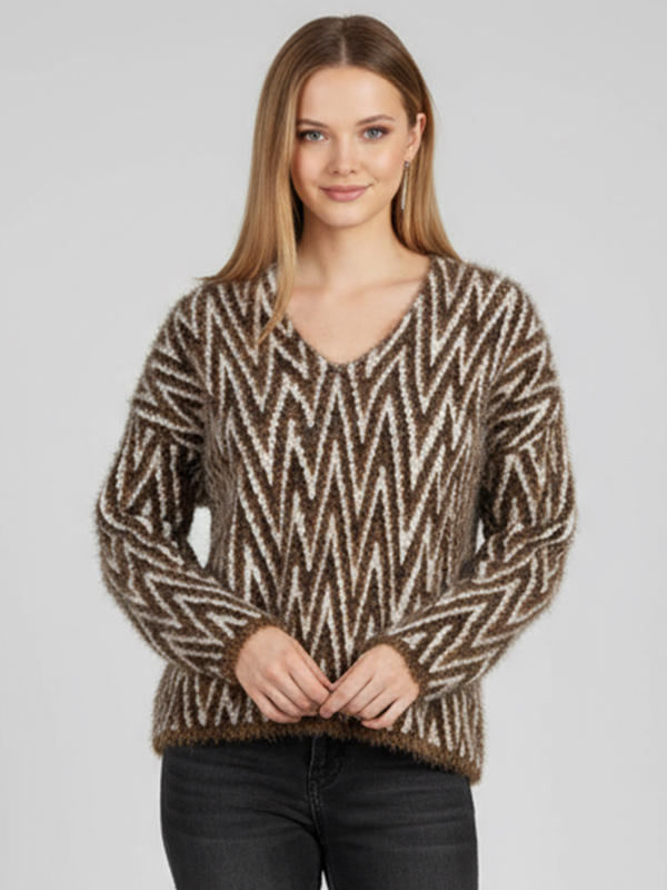 Женский свитер коричнево-кремовой вязки с шевронами (V-образный вырез, пушистая текстура)