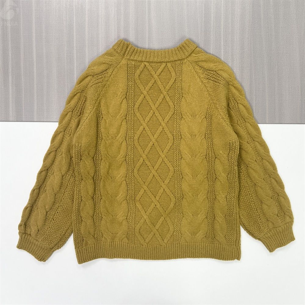 Женский свитер горчичной вязки (ромбовидный узор, свободный крой)