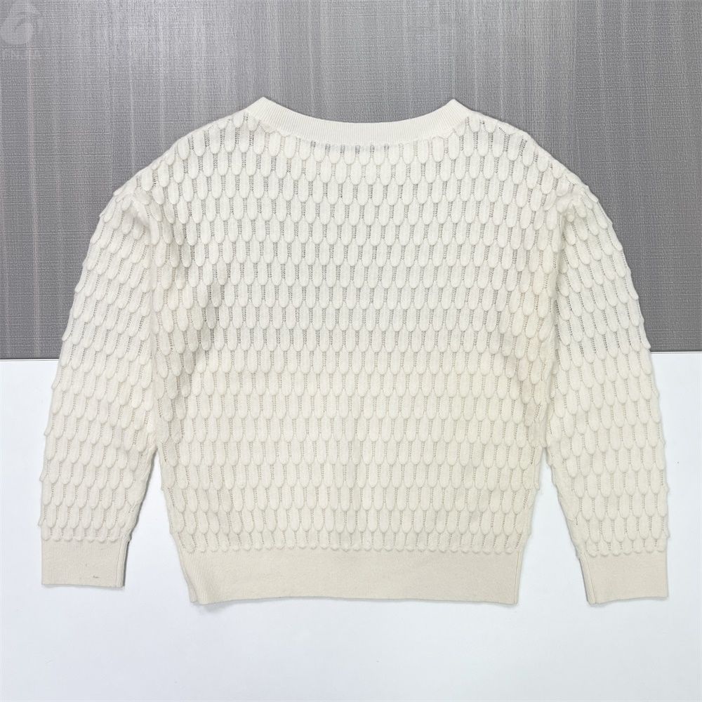 Женский кремовый свитер ажурной вязки с чешуйчатым узором (круглый вырез, текстурированный рисунок)