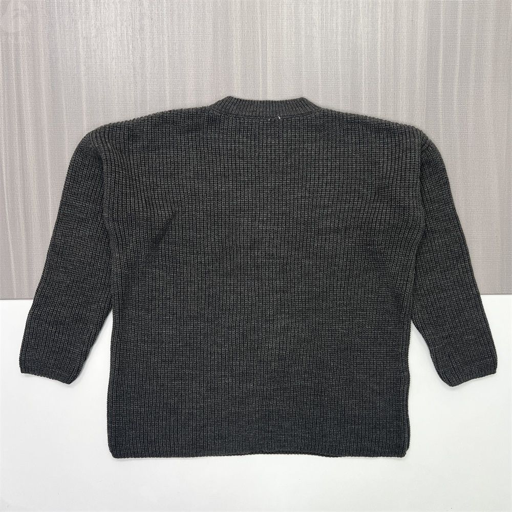 Женский свитер угольной вязки в рубчик (круглый вырез горловины, объемный рукав 3/4)