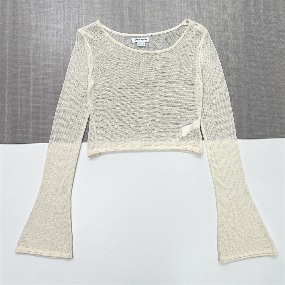 Женский прозрачный трикотажный топ цвета слоновой кости (укороченный крой, расклешенные рукава-клеш и вырез лодочкой)