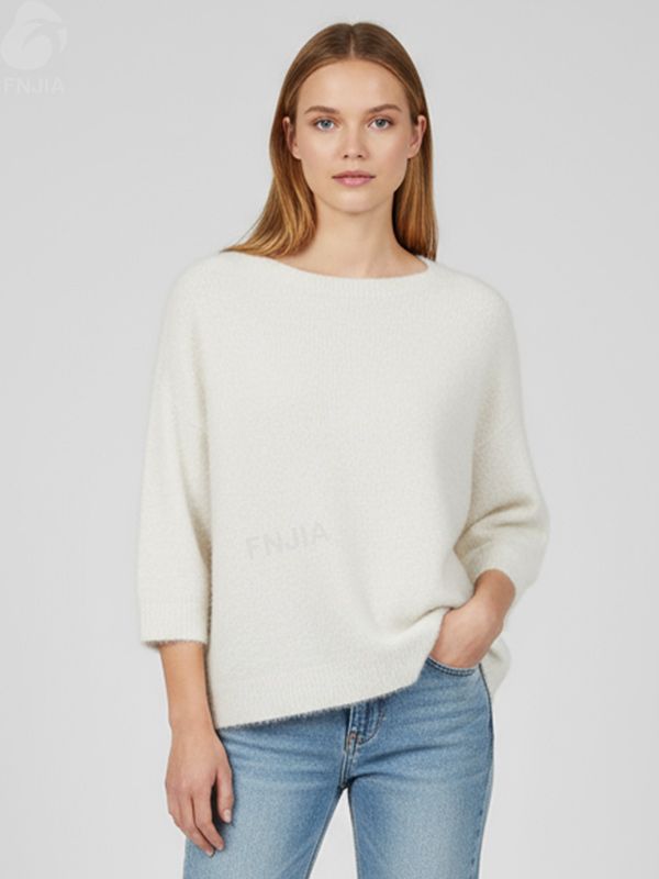 Женский вязаный свитер кремового цвета с вырезом лодочкой (мягкая ворсистая текстура, рукава 3/4)