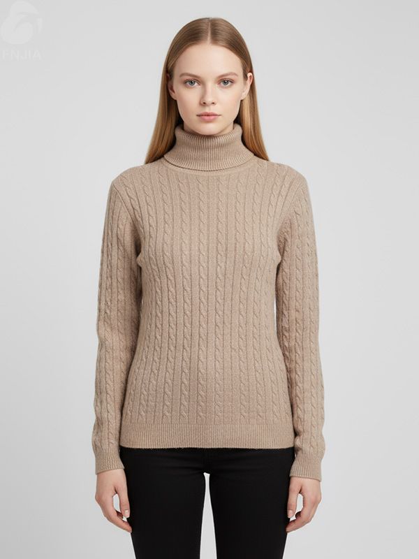 Женский свитер верблюжьей вязки с высоким воротом (приталенный крой, замысловатая текстура)