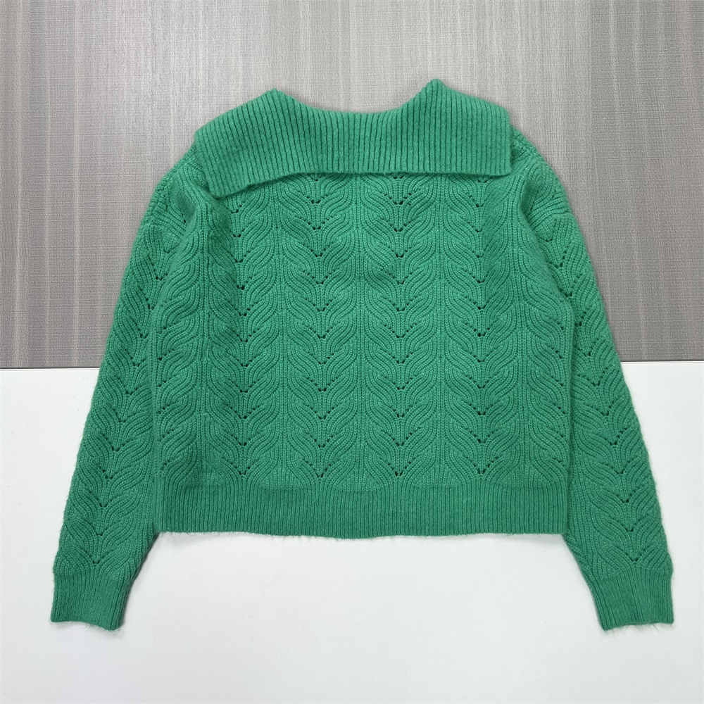 Женский укороченный свитер ажурной вязки зеленого цвета с воротником поло для женщин