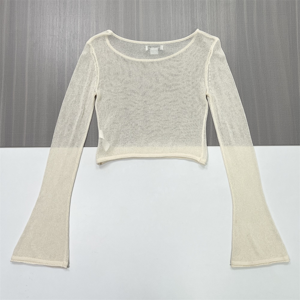 Женский прозрачный трикотажный топ цвета слоновой кости (укороченный крой, расклешенные рукава-клеш и вырез лодочкой)