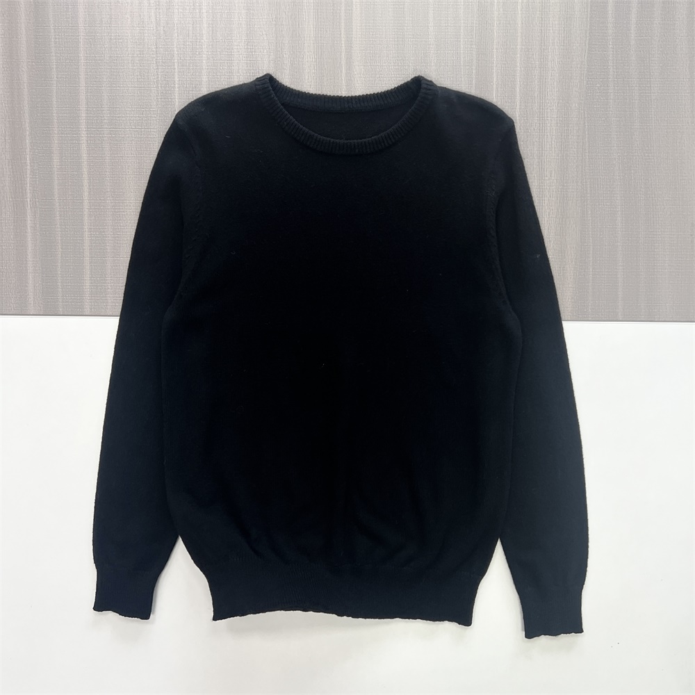 Женский черный вязаный свитер с круглым вырезом горловины (свободный крой, классический однотонный дизайн)