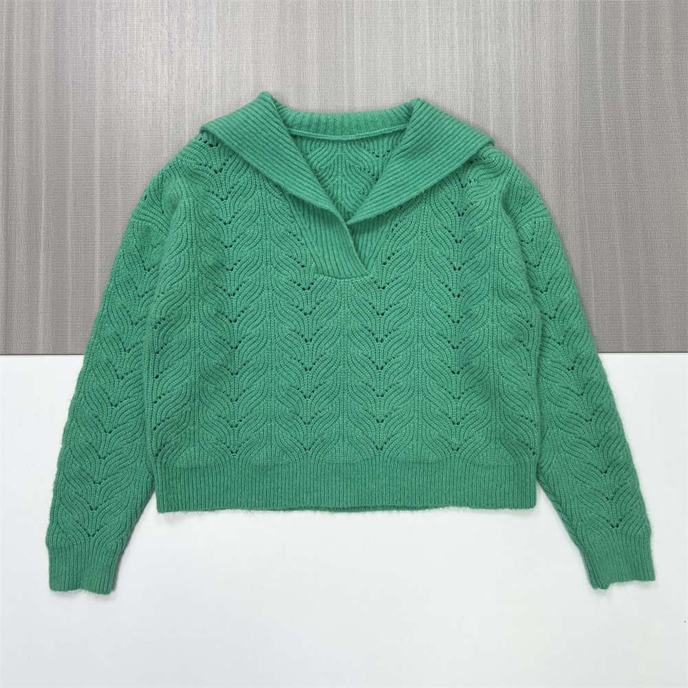 Женский укороченный свитер ажурной вязки зеленого цвета с воротником поло для женщин