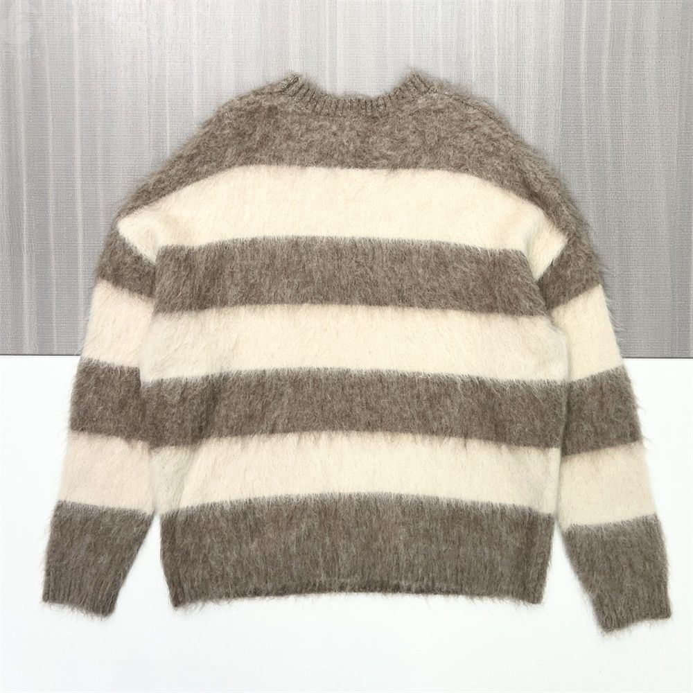 Женский свитер пушистой вязки в серую и кремовую полоску (оверсайз, пушистая текстура)