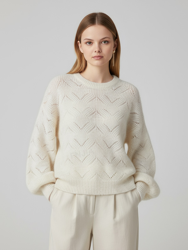 Женский кремовый свитер ажурной вязки (шевронный узор, пышные рукава)