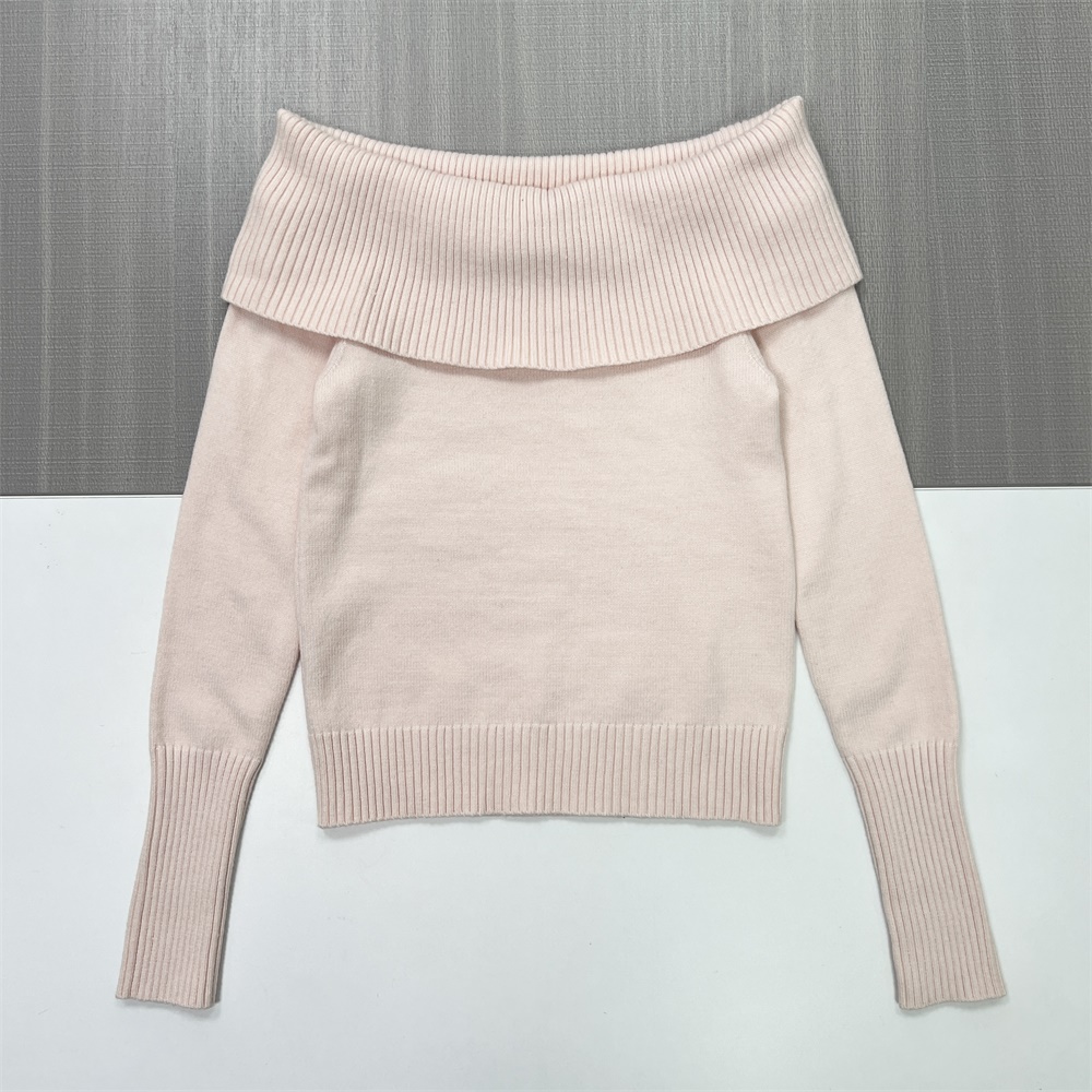 Женский укороченный свитер из трикотажа в рубчик с открытыми плечами (многоцветные варианты)