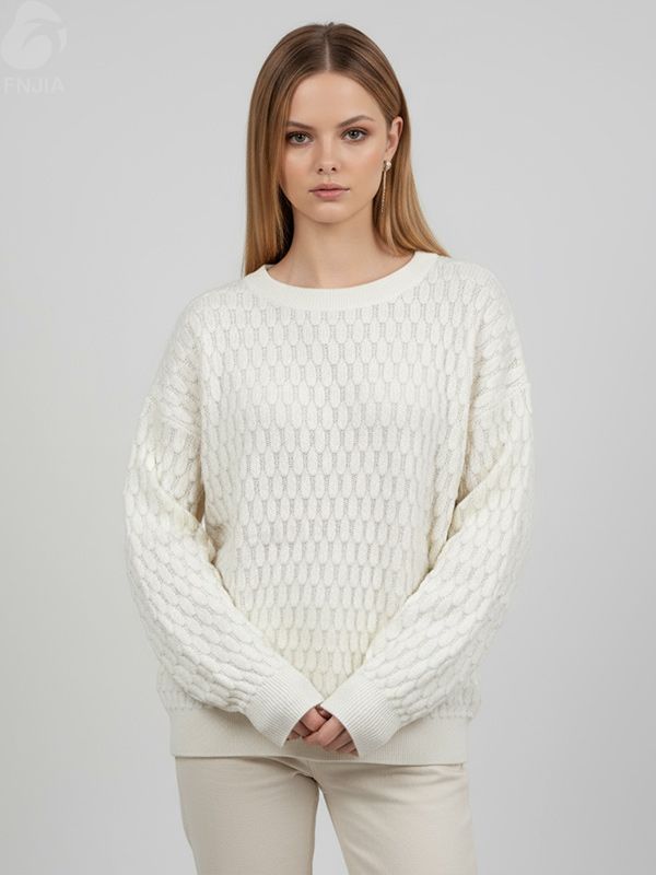Женский кремовый свитер ажурной вязки с чешуйчатым узором (круглый вырез, текстурированный рисунок)