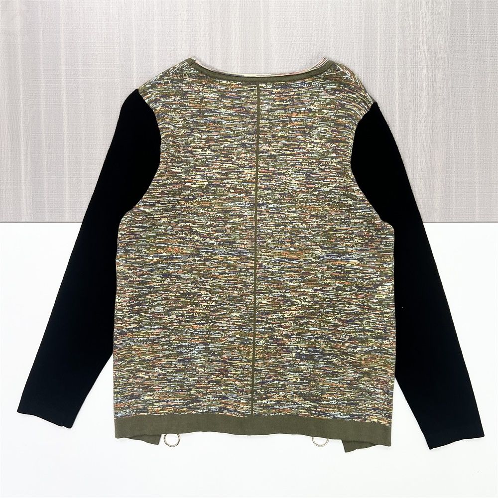 Женский вязаный топ из многоцветного твида (черная вставка на рукаве, застежка-молния)