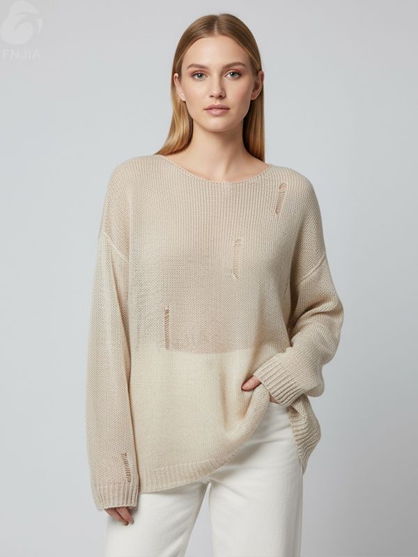 Женский бежевый свитер ажурной вязки из потертого трикотажа (вырез лодочкой, приталенный крой)