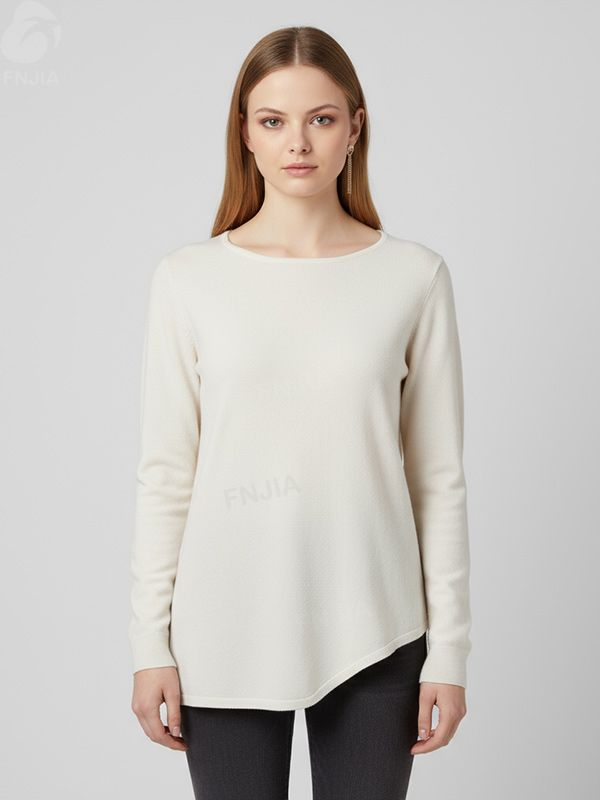 Женский вязаный топ кремового цвета с асимметричным низом (вырез лодочкой, длинный рукав)