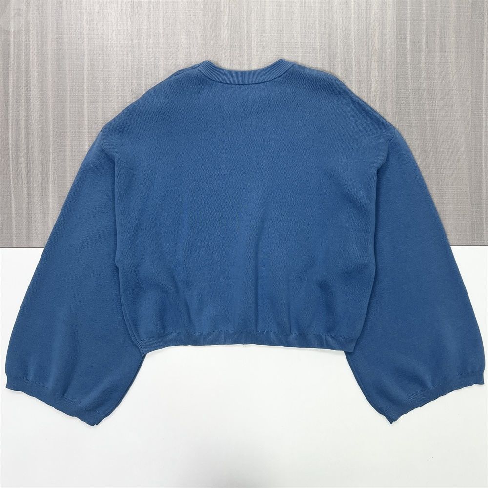 Женский вязаный свитер королевского синего цвета с рисунком (расклешенный рукав-оверсайз, укороченный крой)