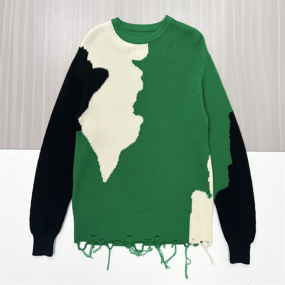 Женский свитер с абстрактной вязкой зеленого/черного/белого цвета (Оверсайз, низ с бахромой)