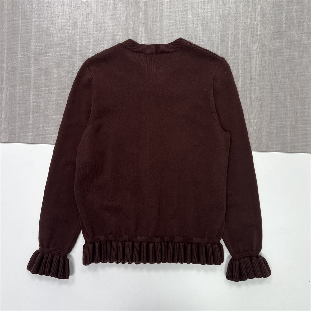 Женский бордовый вязаный кардиган с оборками (круглый вырез горловины, пуговицы спереди и низ/рукава с оборками)