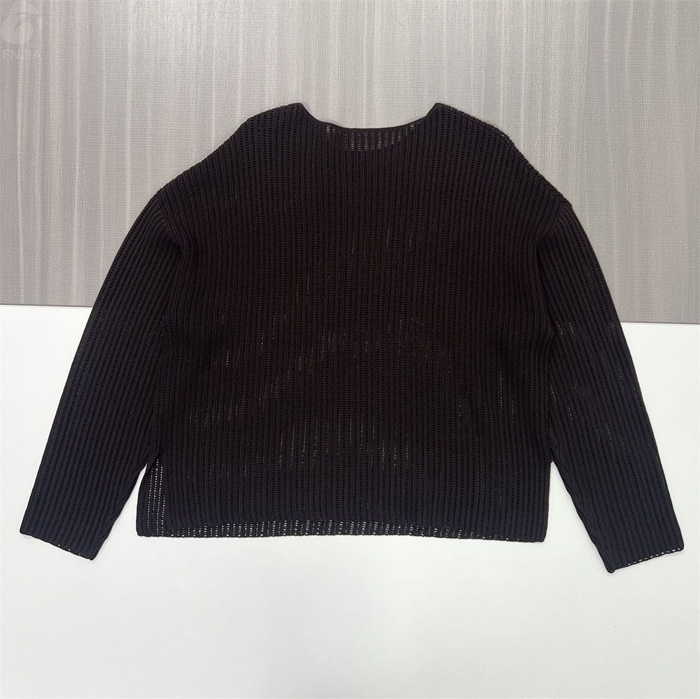 Женский черный ажурный свитер вязаный в рубчик (вырез лодочкой, приталенный крой)