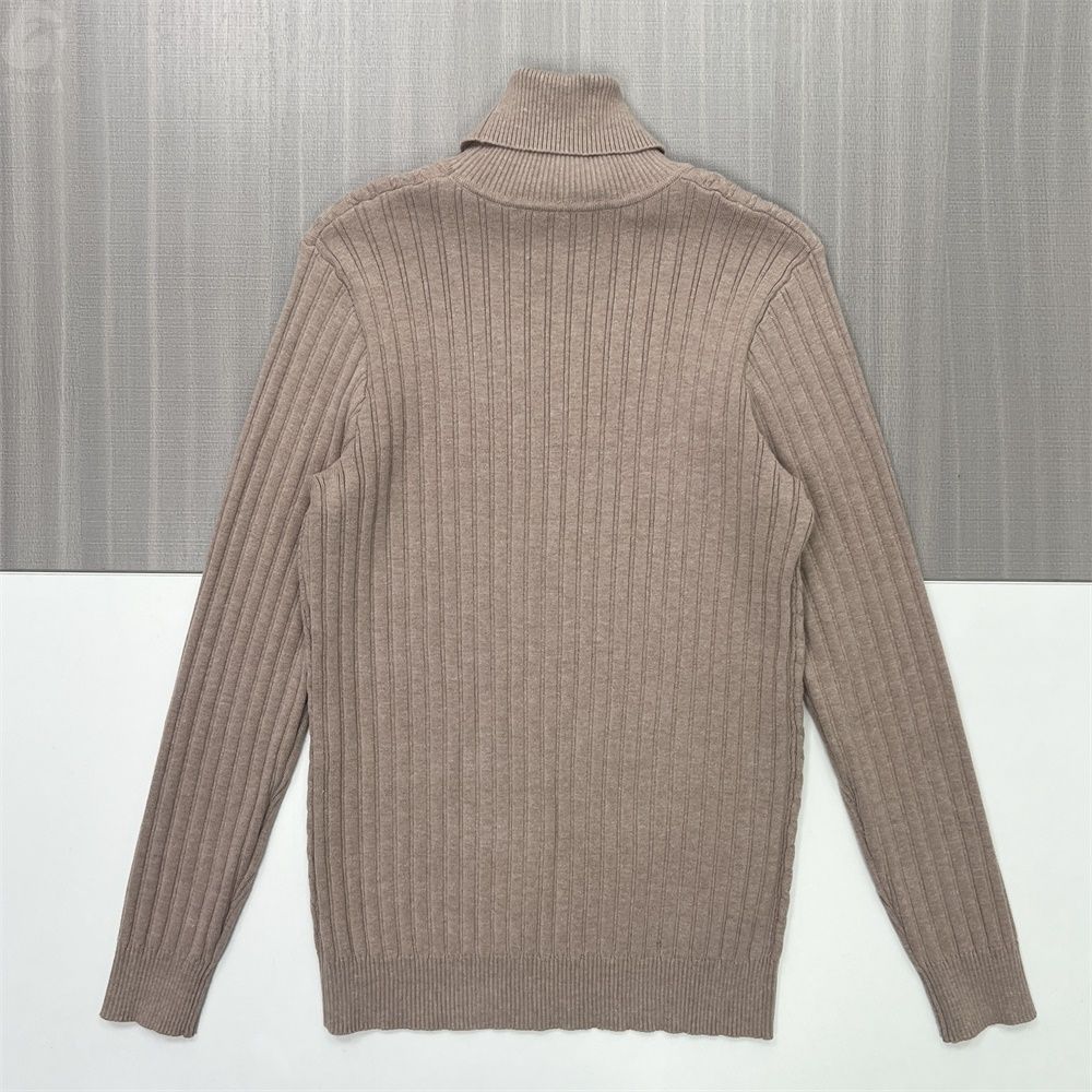 Женский свитер верблюжьей вязки с высоким воротом (приталенный крой, замысловатая текстура)