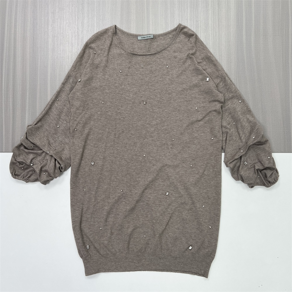 Женская вязаная туника темно-серого цвета (оверсайз, жемчужные украшения и пышные рукава)