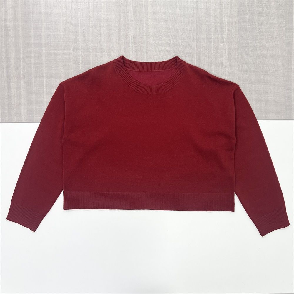 Женский бордовый укороченный вязаный свитер (круглый вырез, минималистичный дизайн)