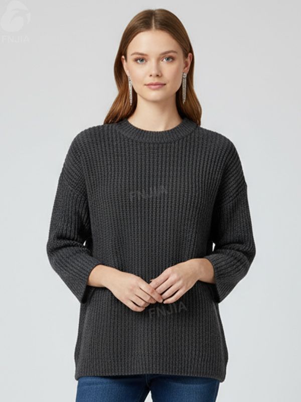 Женский свитер угольной вязки в рубчик (круглый вырез горловины, объемный рукав 3/4)