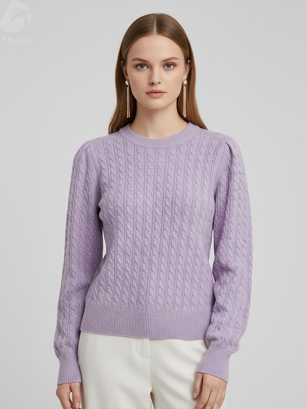 Женский свитер крупной вязки лавандового цвета (с пышными рукавами, укороченный крой)