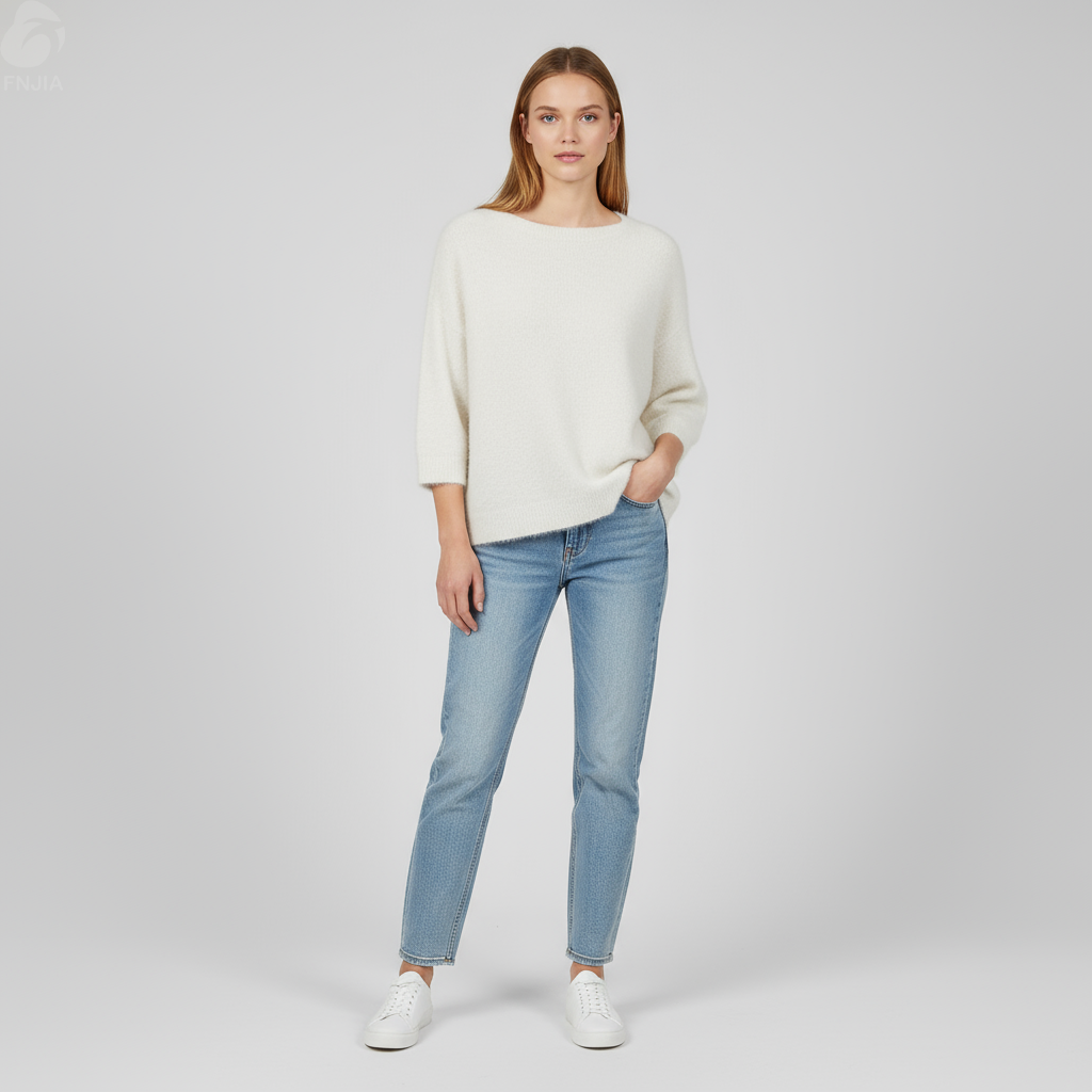 Женский вязаный свитер кремового цвета с вырезом лодочкой (мягкая ворсистая текстура, рукава 3/4)