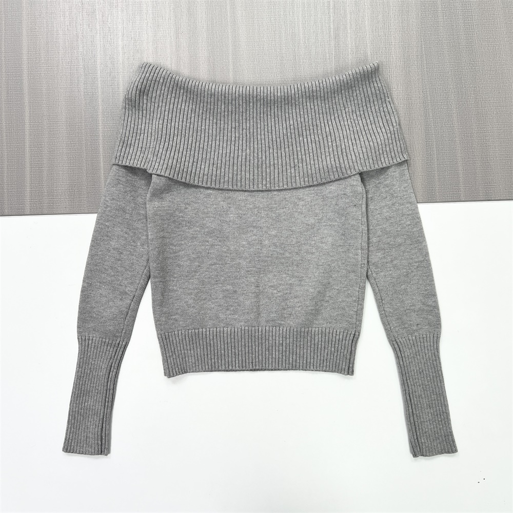 Женский укороченный свитер из трикотажа в рубчик с открытыми плечами (многоцветные варианты)