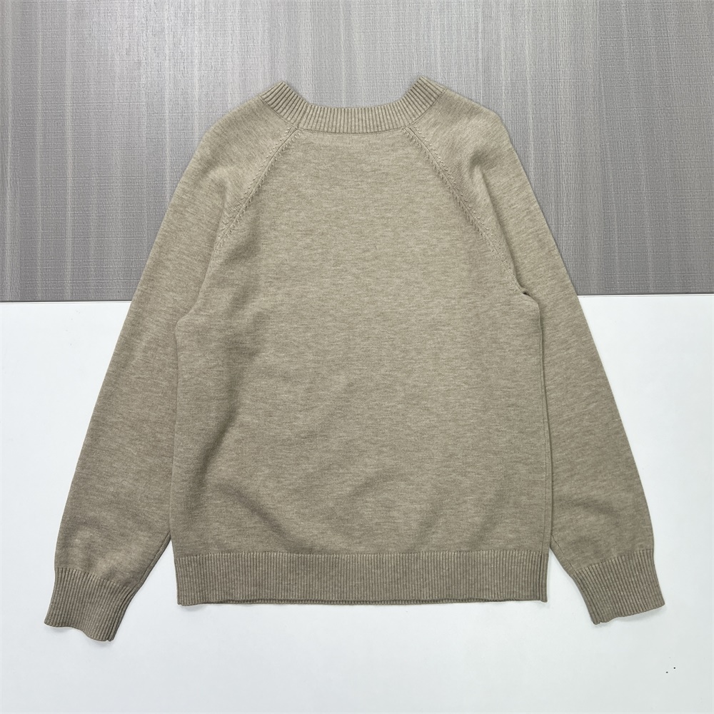 Женский бежевый вязаный свитер с круглым вырезом горловины (шлевки на плечах, приталенный дизайн)