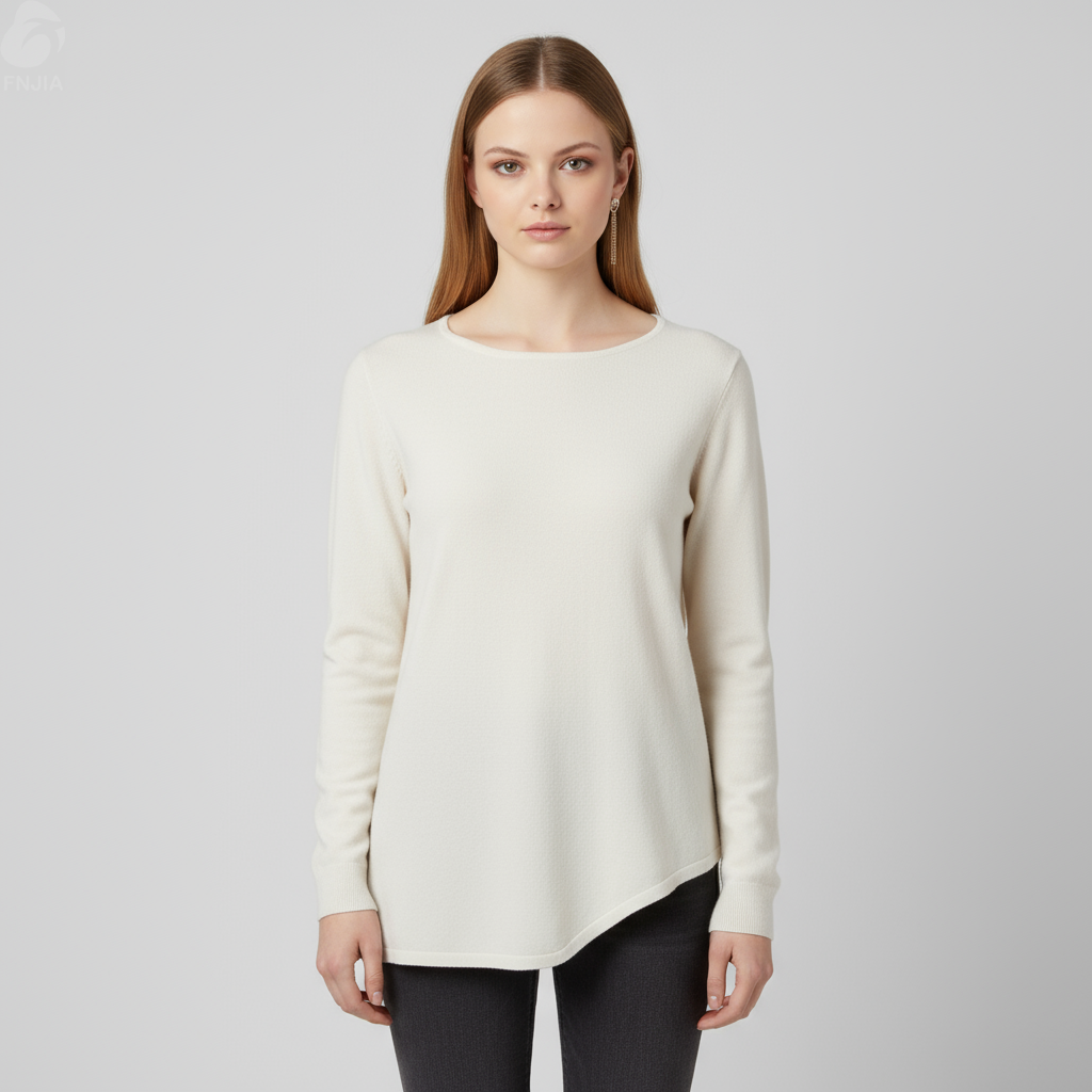 Женский вязаный топ кремового цвета с асимметричным низом (вырез лодочкой, длинный рукав)