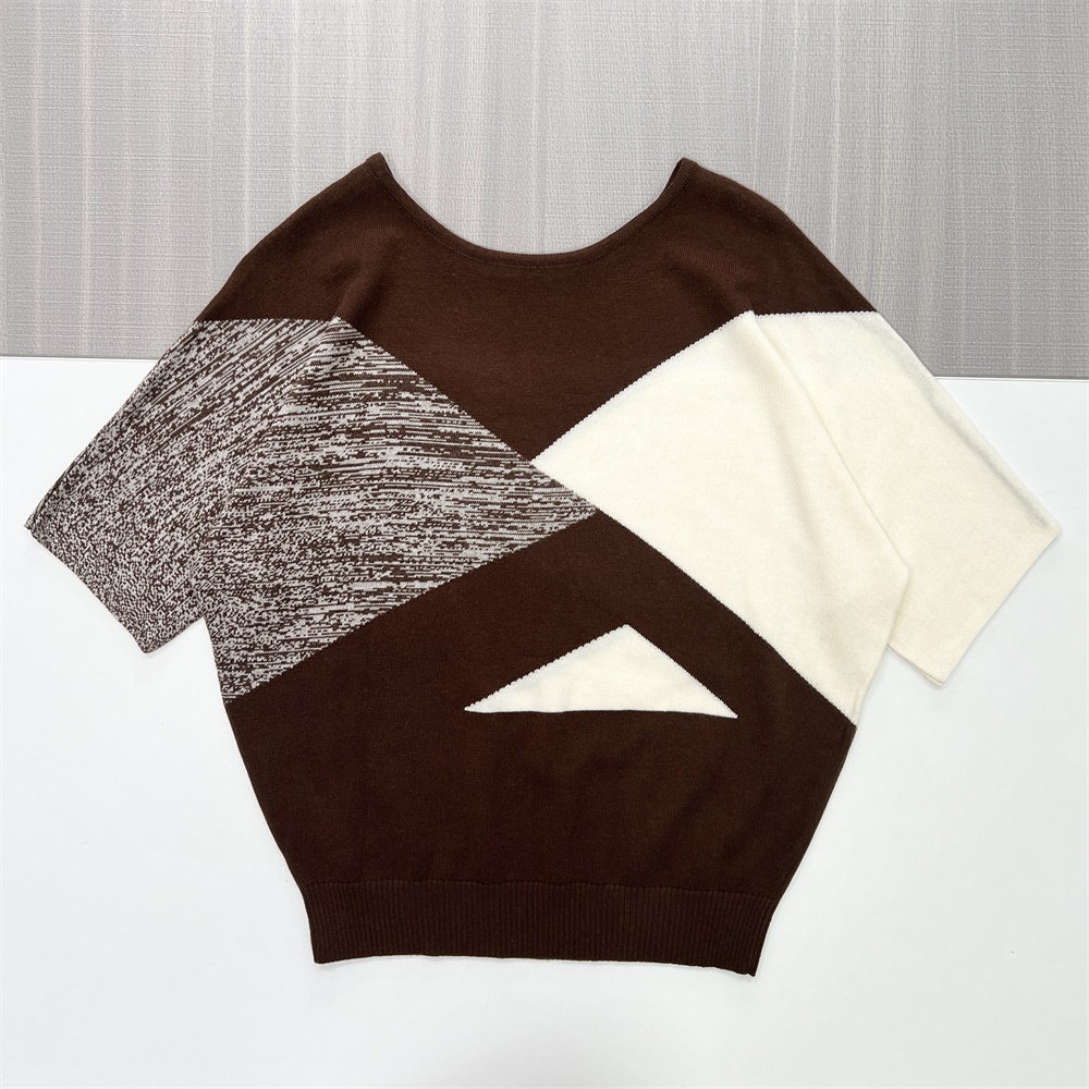 Женский вязаный топ коричневого и белого цветов с геометрическими узорами (короткий рукав)