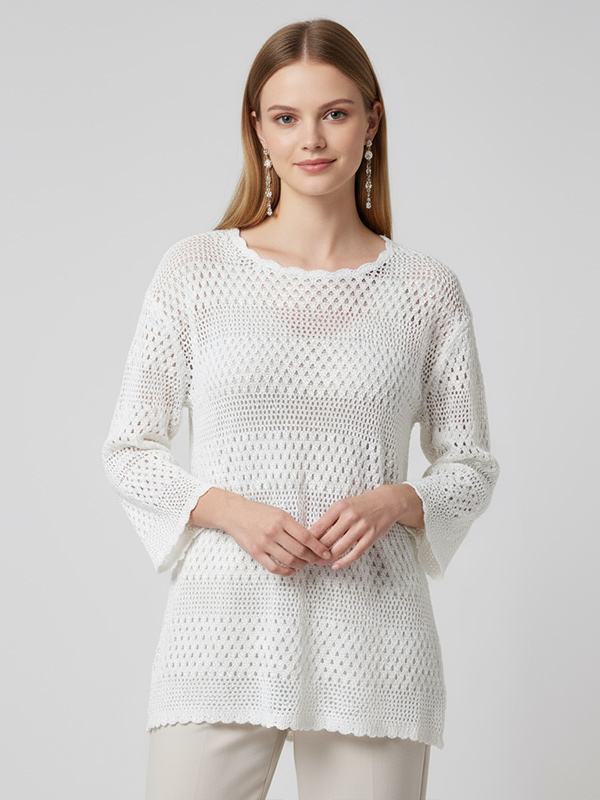 Женская белая ажурная вязаная туника (расклешенные рукава длиной 3/4, волнистый низ и круглый вырез горловины)