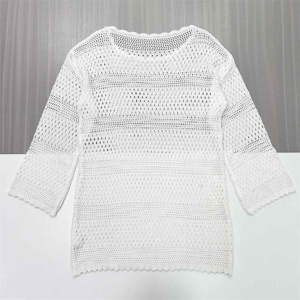 Женская белая ажурная вязаная туника (расклешенные рукава длиной 3/4, волнистый низ и круглый вырез горловины)