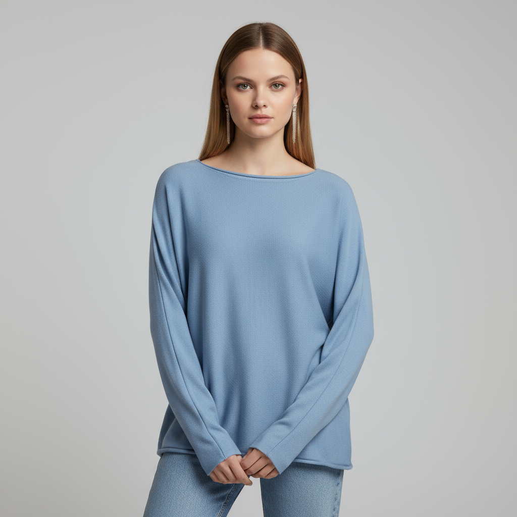 Женский светло-голубой вязаный топ с вырезом лодочкой (оверсайз, длинный рукав и разрез сбоку)